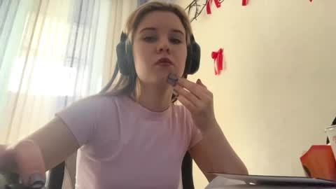 Snapshot of maragretzielonka chatting on 05.05.26 Kelly online show from 05.05.26