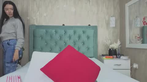 Snapshot of marcelaa_fox chatting on 11.04.25 Marcela online show from 11.04.25