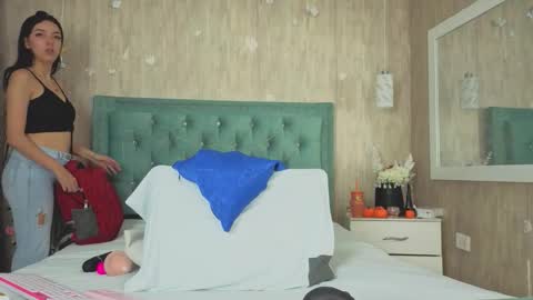 Snapshot of marcelaa_fox chatting on 11.22.25 Marcela online show from 11.22.25