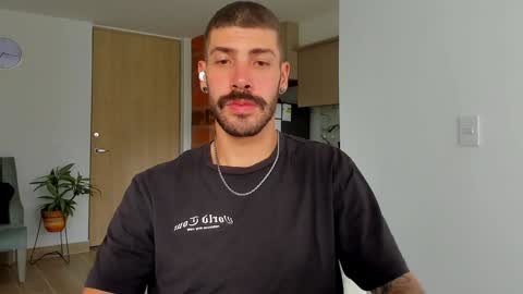 Snapshot of marco_tahani_ chatting on 01.05.25 Marco IG marco tahani online show from 01.05.25