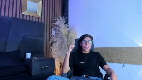 Snapshot of marcoandallice chatting on 05.31.26 Marco And Allice online show from 05.31.26