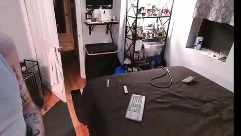 Snapshot of marctheslut chatting on 11.16.25 marctheslut online show from 11.16.25