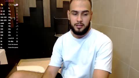 Snapshot of marcus_soler chatting on 10.28.25 marcus_soler online show from 10.28.25