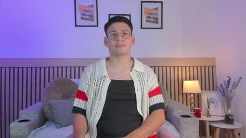 Snapshot of marcuswildx chatting on 12.17.25 marcus online show from 12.17.25