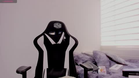 Snapshot of mardybum_ chatting on 03.11.25 Maria online show from 03.11.25