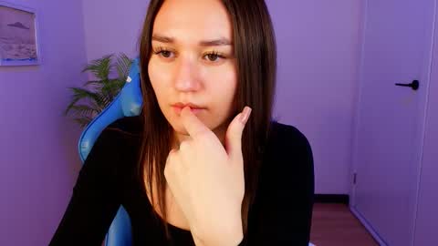 Snapshot of margeritirell chatting on 10.13.25 Margo online show from 10.13.25