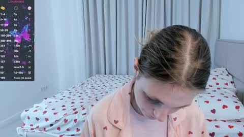 Mia online show from 04.08.26