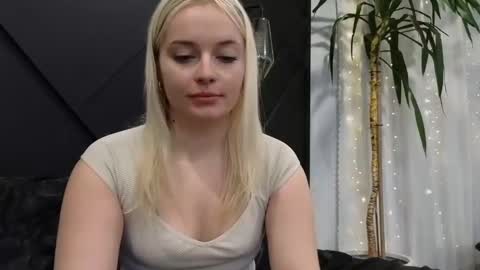 margot_robbie7 online show from 01.28.25