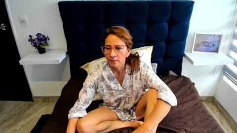 Snapshot of margot_whisper chatting on 01.08.25 Margot online show from 01.08.25