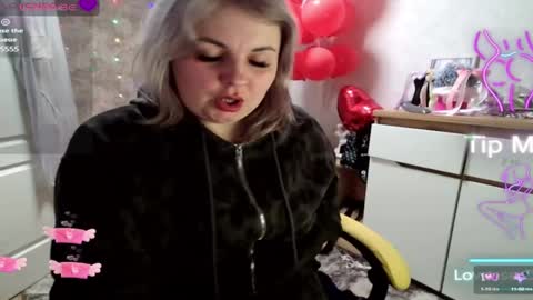 Mari online show from 03.10.25