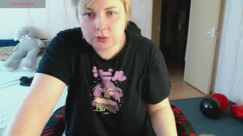 Snapshot of mari_77777 chatting on 02.18.26 Mari online show from 02.18.26