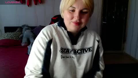 Snapshot of mari_77777 chatting on 02.27.26 Mari online show from 02.27.26