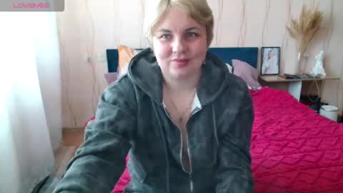 Snapshot of mari_77777 chatting on 03.13.26 Mari online show from 03.13.26