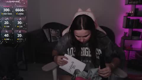 mari moore online show from 10.16.25