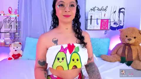 Mari Sweett  online show from 11.18.25