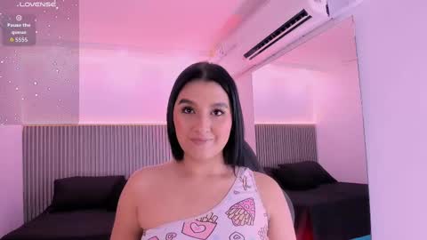 Snapshot of maria_flowers chatting on 09.29.25 MARIA online show from 09.29.25