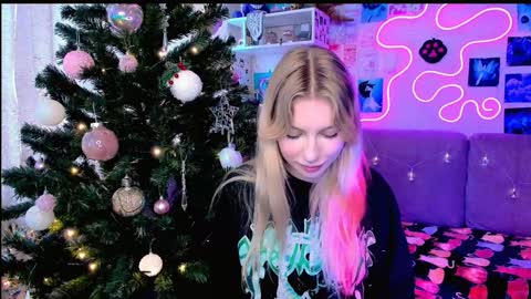 Snapshot of maria_hunt chatting on 12.24.24 Maria online show from 12.24.24