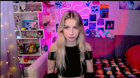 Snapshot of maria_hunt chatting on 01.25.25 Maria online show from 01.25.25