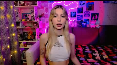 Snapshot of maria_hunt chatting on 01.31.25 Maria online show from 01.31.25