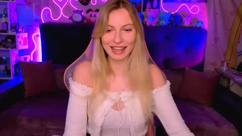 Snapshot of maria_hunt chatting on 11.12.25 Maria online show from 11.12.25