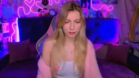 Snapshot of maria_hunt chatting on 11.26.25 Maria online show from 11.26.25