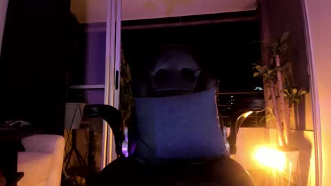 Maria Isabell  online show from 02.22.25