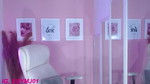 Snapshot of maria_jones chatting on 12.19.24 Instagram soymj01 online show from 12.19.24