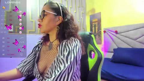 Snapshot of maria_paulac chatting on 02.23.25 MARIA online show from 02.23.25