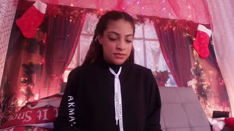 Snapshot of maria_rosse chatting on 12.21.24 Mara online show from 12.21.24