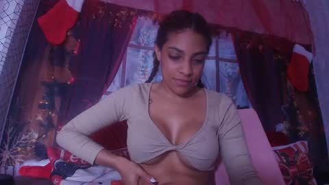 Snapshot of maria_rosse chatting on 12.22.24 Mara online show from 12.22.24