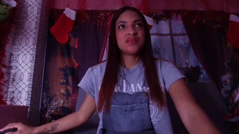 Snapshot of maria_rosse chatting on 01.04.25 Mara online show from 01.04.25