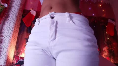 Snapshot of maria_rosse chatting on 01.05.25 Mara online show from 01.05.25