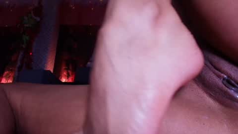 Snapshot of maria_rosse chatting on 01.08.25 Mara online show from 01.08.25