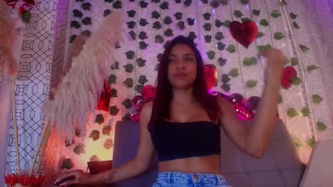 Snapshot of maria_rosse chatting on 02.12.25 Mara online show from 02.12.25