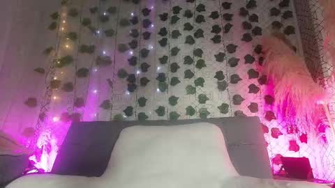 Snapshot of maria_rosse chatting on 03.08.25 Mara online show from 03.08.25