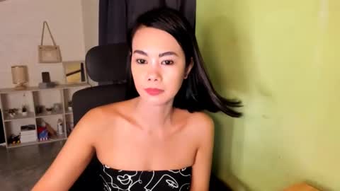 Snapshot of mariacarmi chatting on 12.10.24 mariacarmi online show from 12.10.24