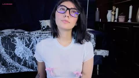 Snapshot of mariagh_ chatting on 10.06.25 Maria online show from 10.06.25