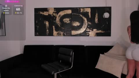 MARIA HERRERA  online show from 01.11.25