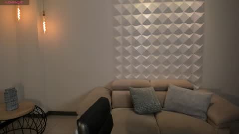 MARIA HERRERA  online show from 10.19.25