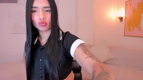 MARIA HERRERA  online show from 01.08.26