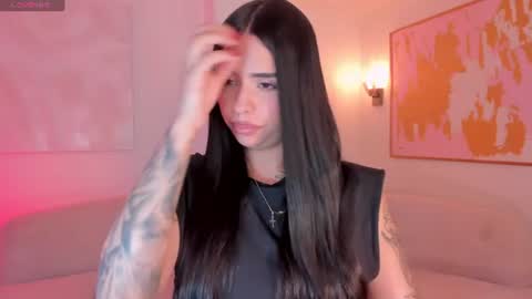Snapshot of mariaherrera_ chatting on 06.26.26 MARIA HERRERA online show from 06.26.26