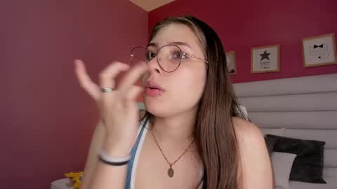 Snapshot of mariam_scott18 chatting on 12.19.24 Mariam online show from 12.19.24