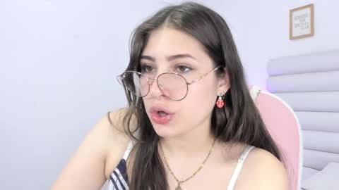 Snapshot of mariam_scott18 chatting on 12.23.24 Mariam online show from 12.23.24