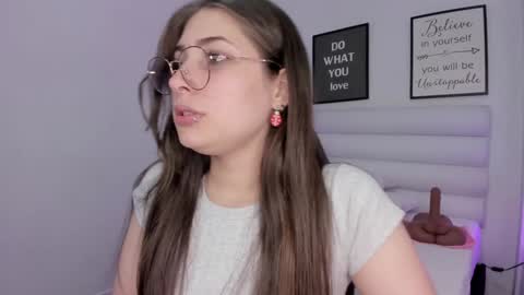 Snapshot of mariam_scott18 chatting on 12.30.24 Mariam online show from 12.30.24