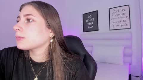 Snapshot of mariam_scott18 chatting on 01.12.25 Mariam online show from 01.12.25