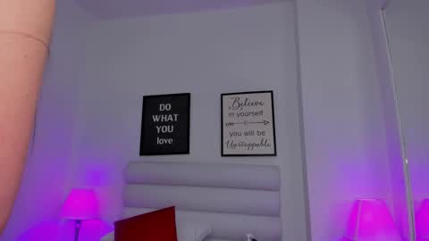 Snapshot of mariam_scott18 chatting on 03.12.25 Mariam online show from 03.12.25