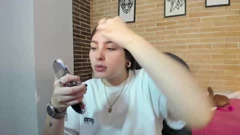 Snapshot of mariam_scott18 chatting on 09.10.25 Mariam online show from 09.10.25