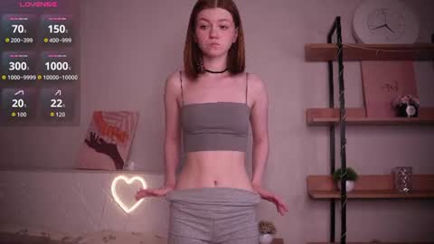 Snapshot of mariamcreedon chatting on 07.13.26 My name is Molly this is my first day online show from 07.13.26