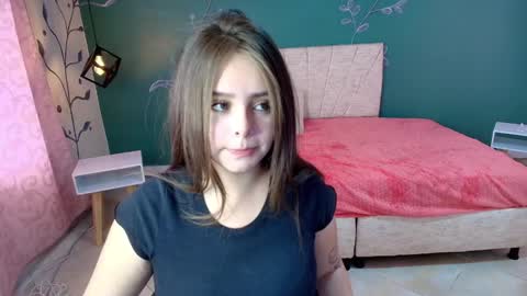Snapshot of mariamcute_ chatting on 02.12.25 M A R I A N A online show from 02.12.25