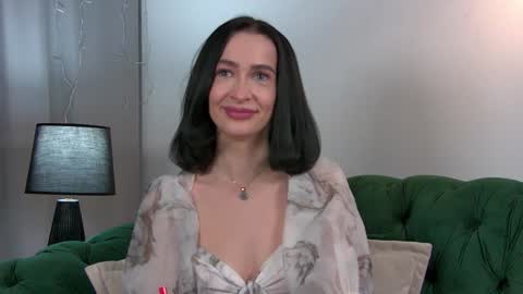 Snapshot of mariamenson chatting on 01.21.25 MariaMenson online show from 01.21.25